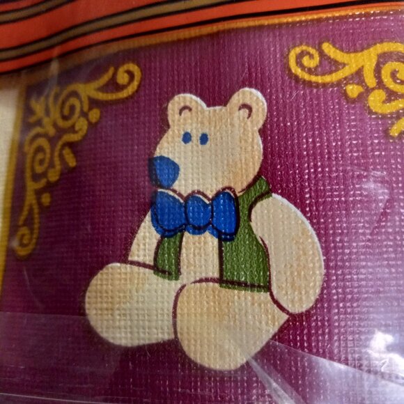 Sultans Linens 52" X 70" Tablecloth Christmas Holiday Vinyl Flannel Back NEW - Picture 6 of 7